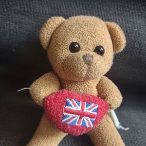 Beertje Bacon Official Portrait 2025 Square.jpg