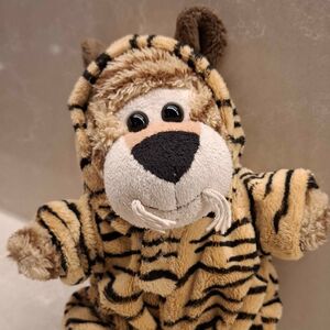 Tigris Crave Official Portrait 2026 Square.jpg