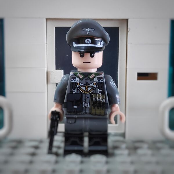File:Wehrmacht Officer.jpeg